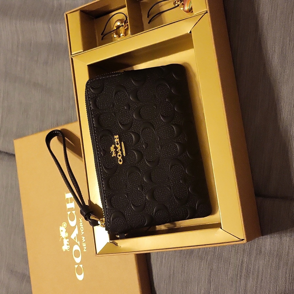 Coach Corner Zip Wristlet